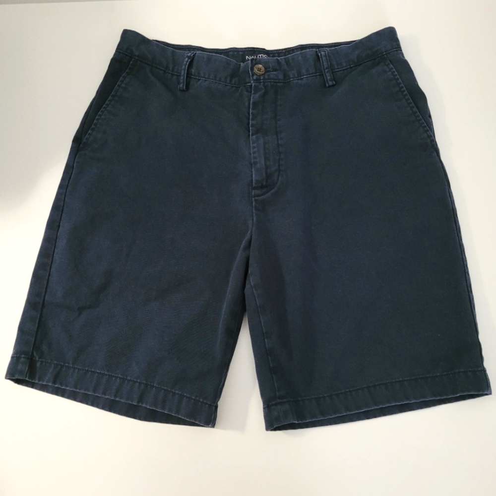 Nautica  Classic Fit Men's Shorts Size 34W  Casual Navy Blue